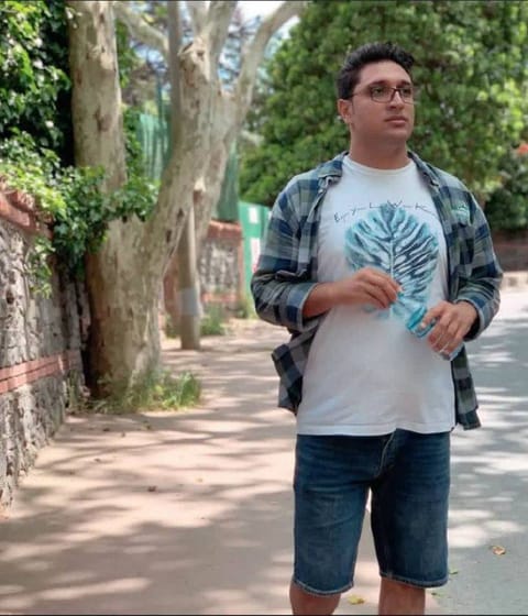 Farshid Hosseinzadeh