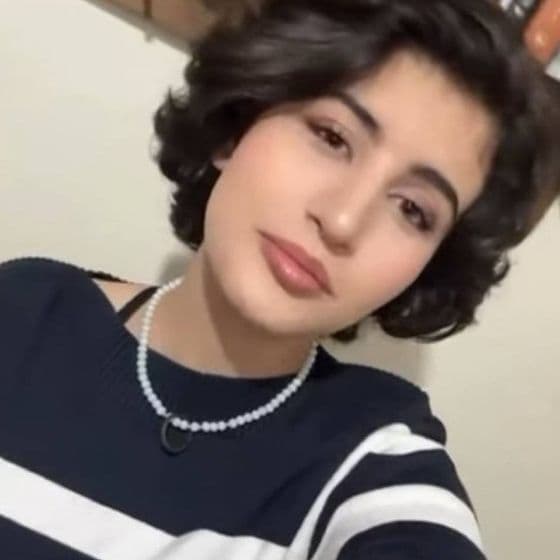 هستی صمدی ۱۷ساله
